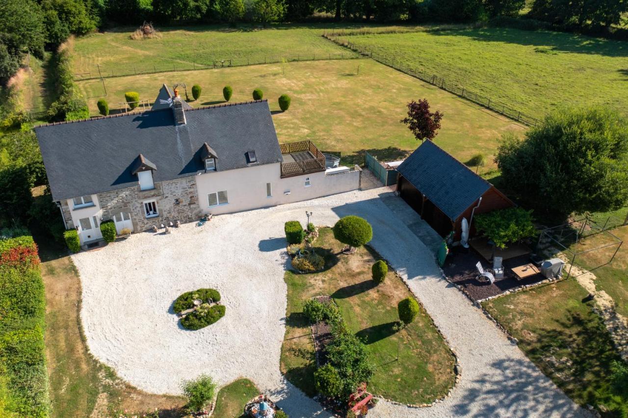 Maison La Touchardiere Barenton Екстериор снимка